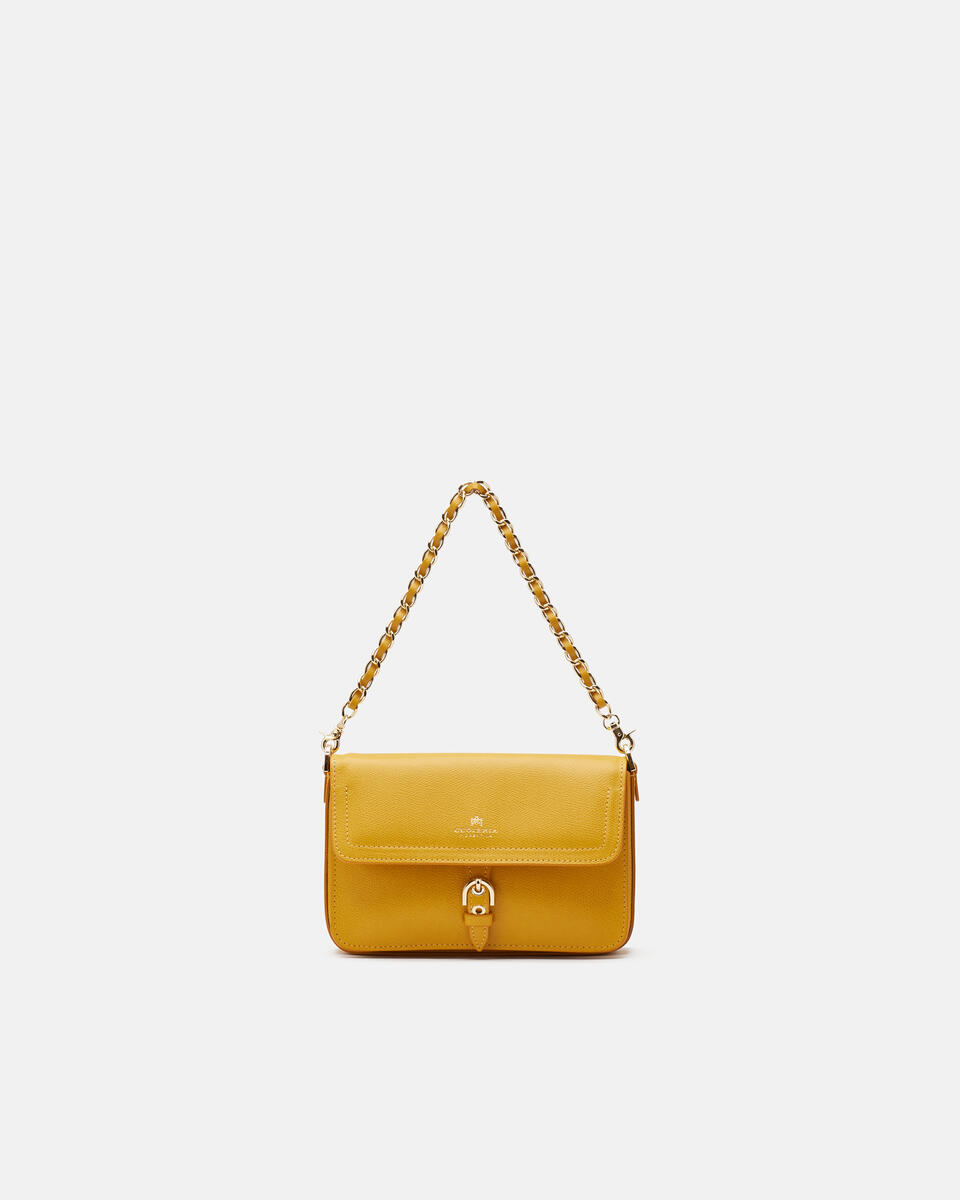 FLAP BAG COCKTAIL CAPSULE